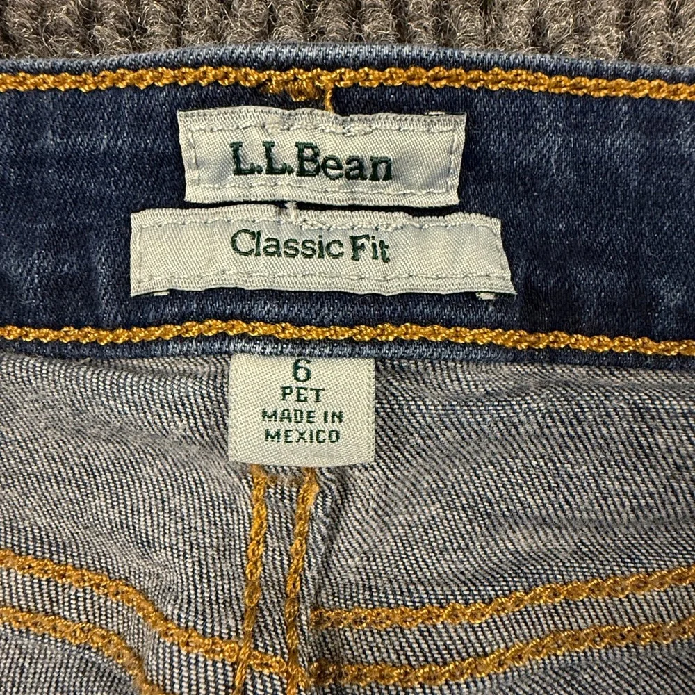 L.L.Bean Classic Fit Womens Size 6P Straight Leg Jeans Blue‎ Stretch Denim